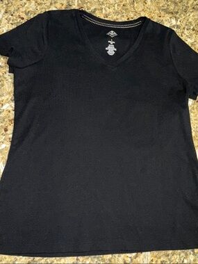 St. John's Bay Black V-Neck Short Sleeve Tee